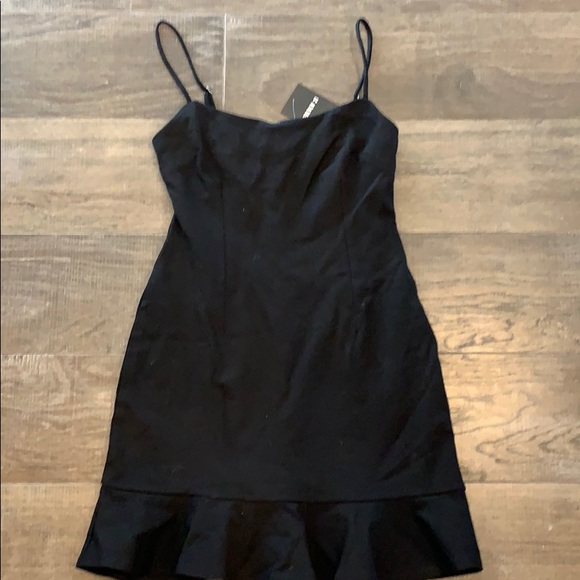 Cute little black dress! - Picture 3 of 6